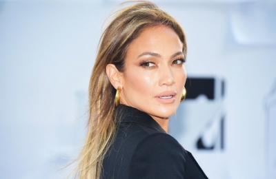 Jlo çmend fansat, vjen si një leopard