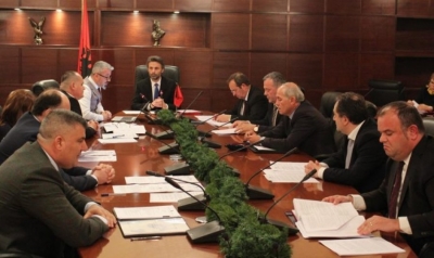 Pa magjistraturë, KLP emëron burrin e deputetes së PS prokuror në Tiranë
