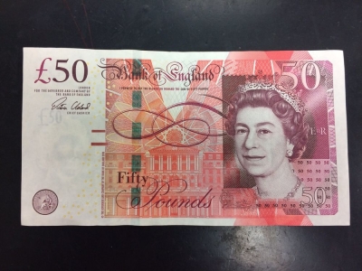 Britania do ndryshojë imazhin e kartëmonedhës 50-paundëshe, ja kandidaturat