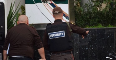 Fier, polici privat plagos me armë kolegun nga pakujdesia