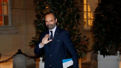 Franca po dorëzohet pas protestave, kryeministri pritet të anulojë taksën e karburantit
