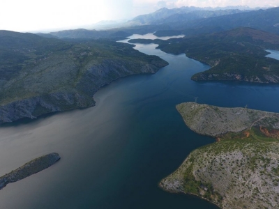 Shirat mbushin hidrocentralet, rriten ndjeshëm prurjet në Kaskadën e Drinit