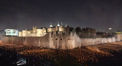 Mahnitëse: Kalaja e Londrës ndriçohet në kujtim të Luftës së Parë Botërore