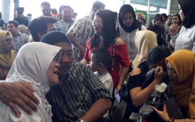 Xhakarta, rrëzohet në det avioni me 188 pasagjerë