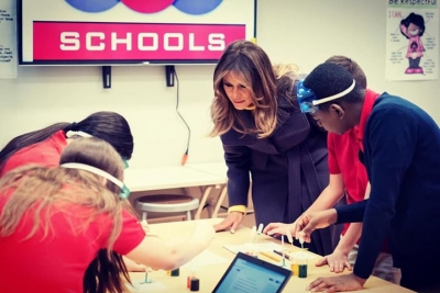(Foto-Galeri) Zonja e parë e SHBA viziton shkollën &quot;DOVE School of Discovery&quot; në Tulsa: Vlerësime maksimale