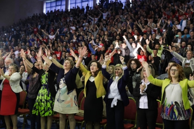 “Manifestimi në mbrojtje të Kushtetutës”/ Organizohet LSI e Korçës, pritet të nisen drejt Tiranës 2 500 simpantizantë