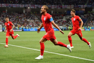 Anglia tregon fuqinë, i shënon Tunizisë (goli)