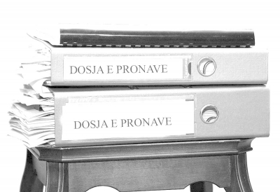 Dosjet e viteve 1997-1998 për kompensimin e pronës, formulari për të marrë paratë