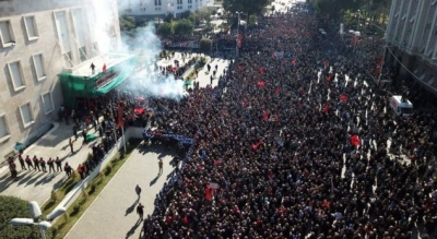 Morën pjesë tek protesta para kryeministrisë, Prokuroria kërkon burg për 14 persona