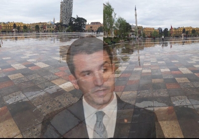 Plasi ujërat dhe &quot;erërat&quot; te sheshi i Lali Erit