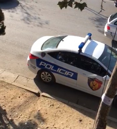 Policia nis arrestimet e protestuesve, deputetët e PD-së në Komisariatin 6