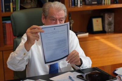 Berisha publikon shkresën: Irena Gjoka u shkarkua nga unë për korrupsion, po fshihet pas krimit të saj