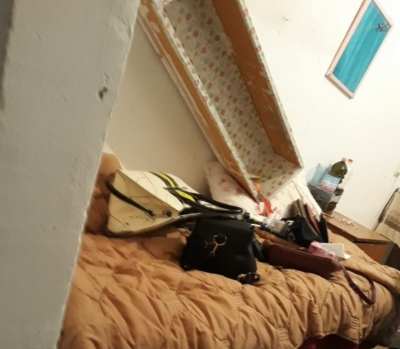 Bie tavani në konvikt, plagoset studentja/ FOTO