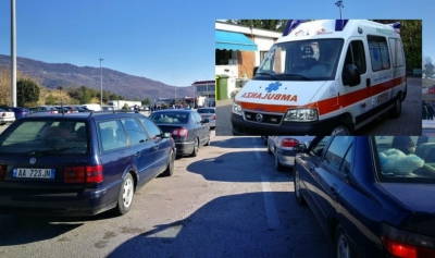 Aksidenti në Kakavijë/Edi Rama si Gonxhja: Fëmija i preu rrugën ambulancës