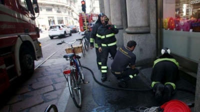 Zjarr i fuqishëm në Itali, 2 të vdekur dhe 40 të asfiksuar