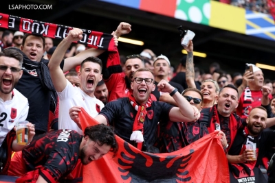 Tifozët shqiptarë janë kampionët e birrës/ Bien nga froni anglezët