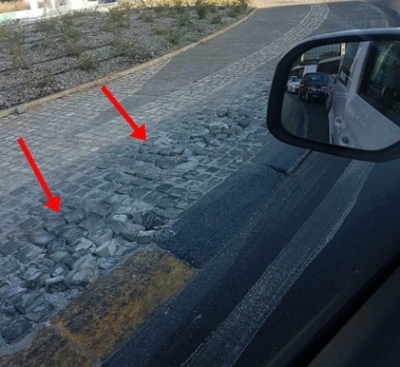 ME FOTO/ Veliaj e inaguroi një muaj më parë, prishen pllakat e trotuarëve te “Zogu i Zi”