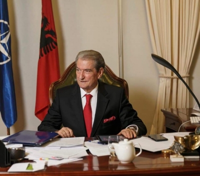 Berisha:Mesuesit me covid 19!Asnje test per nxenesit dhe stafin e shkolles!