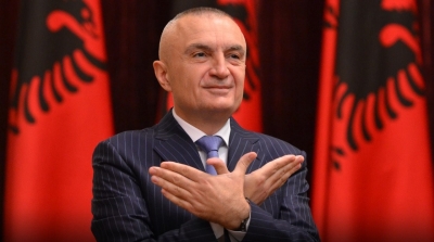“Vendi ka nevojë për shpresë, që shqiponjat të kthehen në folenë e tyre”- Presidenti Meta uron shqiptarët për Pashkë: Të mposhtim të keqen në çdo formë që shfaqet!