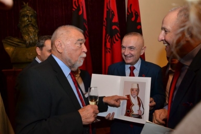 “Mik i ditëve më të vështira”, Presidenti Meta urim të përzemërt për Stjepan Mesiç në 86-vjetorin e lindjes